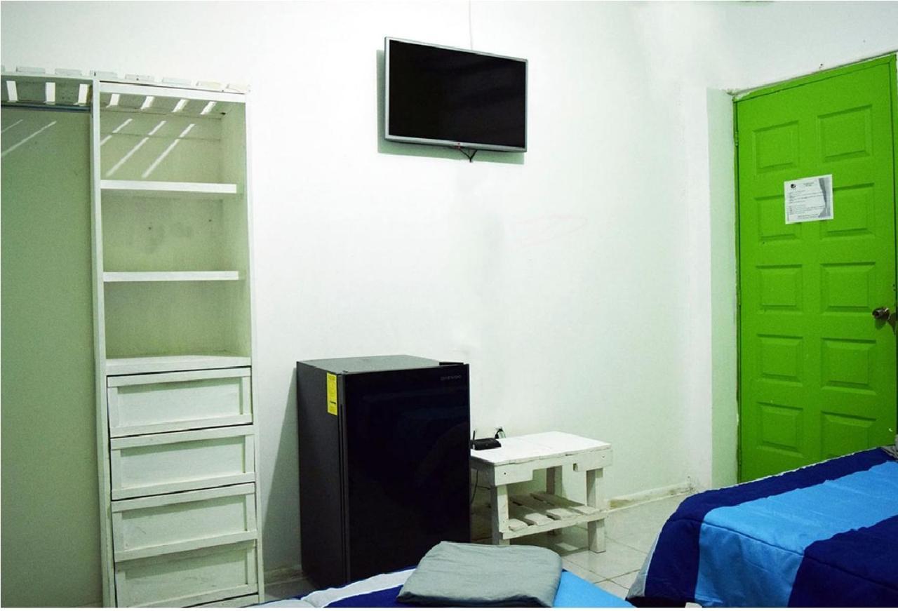 Guacamundo Beach Hostel 5Th. Ave 普拉亚卡门 外观 照片